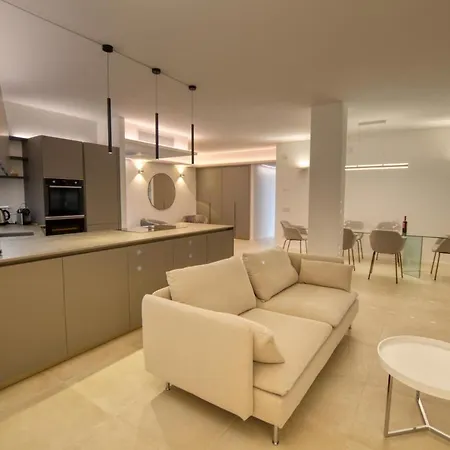 Casa Antonia 2 * レンノ
